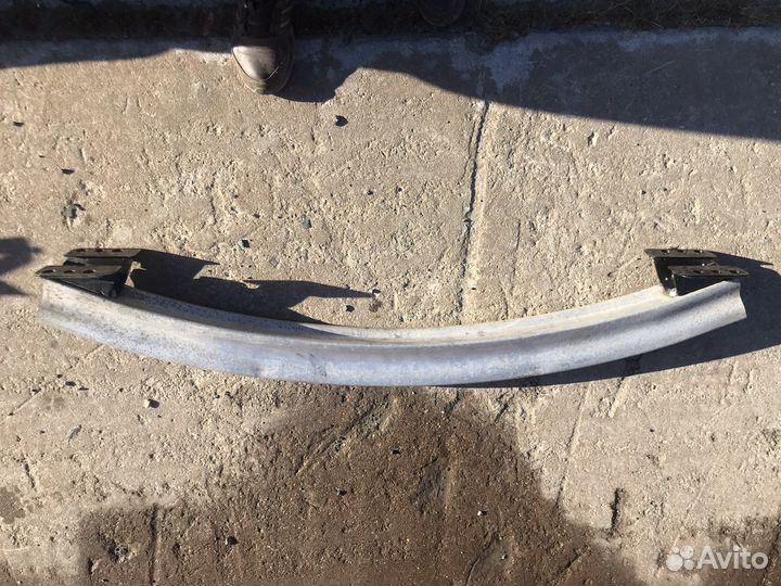 Усилитель заднего бампера audi Q7 2008г