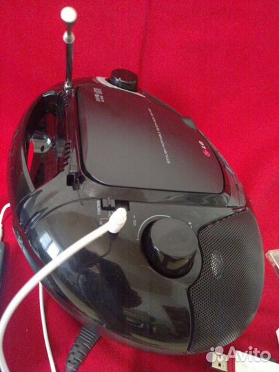 Стильный портативный бумбокс LG SB 16В