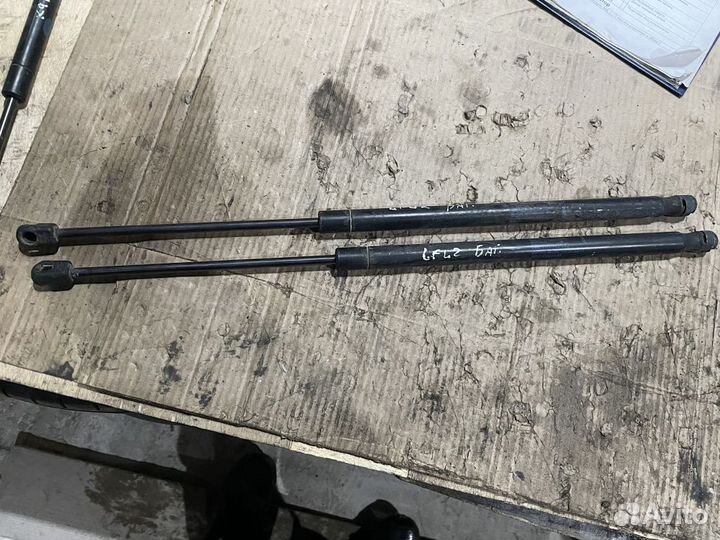 Амортизатор багажника land rover freelander 2