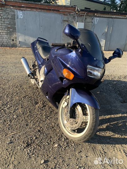 Kawasaki zzr400