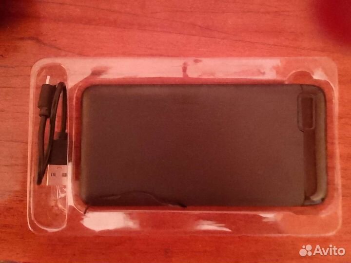 Внешний аккумулятор для телефона Li-Pol 10 000 мАч