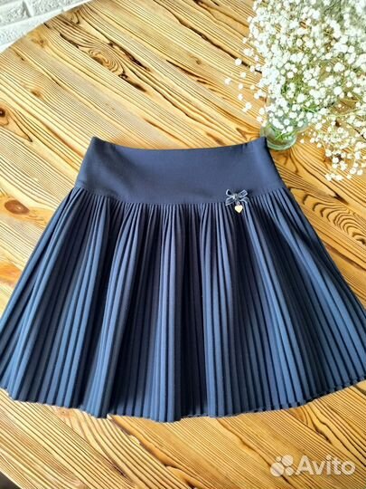 Школьные вещи 146-152 (юбки, комбез и др