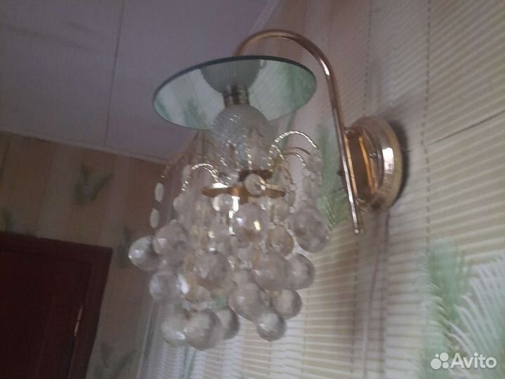 Люстра хрустальная настенная