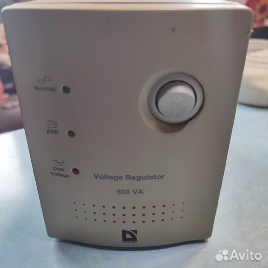 Стабилизатор напряжения