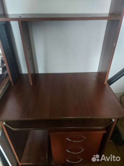 Компьютерный стол