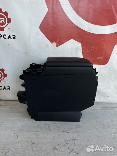 Lexus RX4 Подлокотник