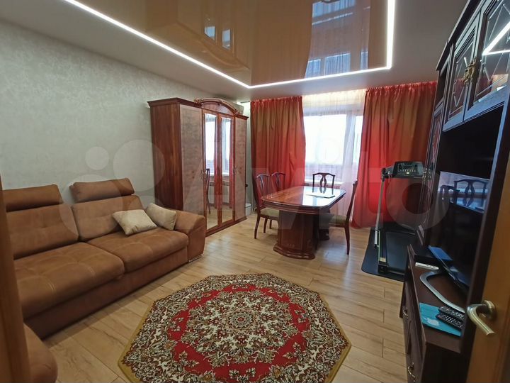 3-к. квартира, 90 м², 8/8 эт.