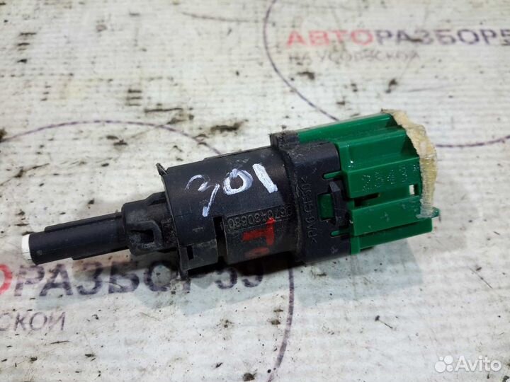 Датчик включения стоп-сигнала Peugeot 301