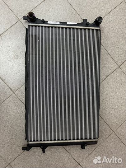 Радиатор охлаждения audi a3 1K0121251E