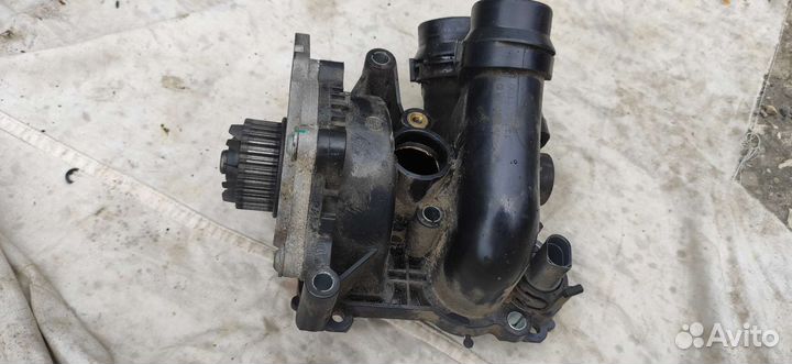 Помпа на двигатель BZB Passat B6