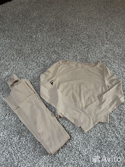 Спортивный костюм женский