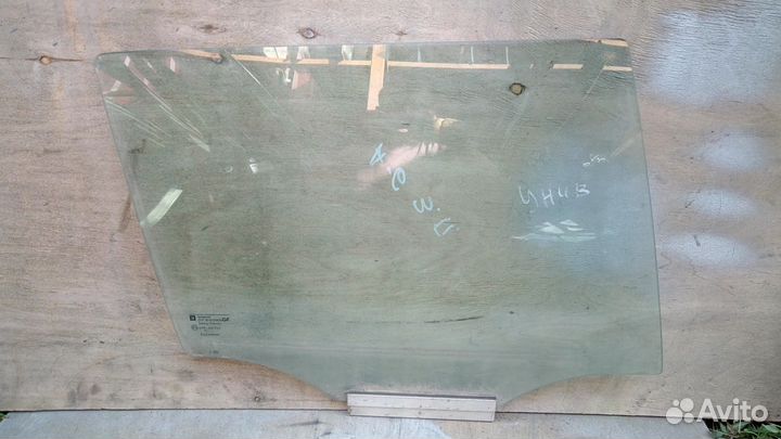 Стекло двери задней правой Универсал Астра Г