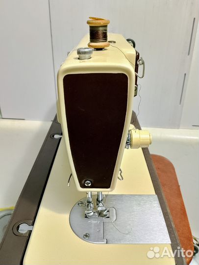 Швейная машинка Singer 298 FashionMaker многофункц