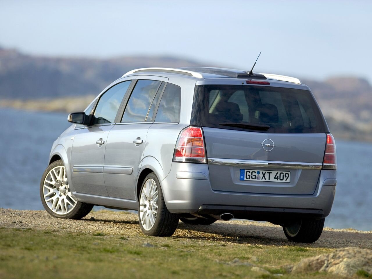 Отзыв: Автомобиль Opel Zafira минивэн - Отличный семейный авто, комфортный и надёжный