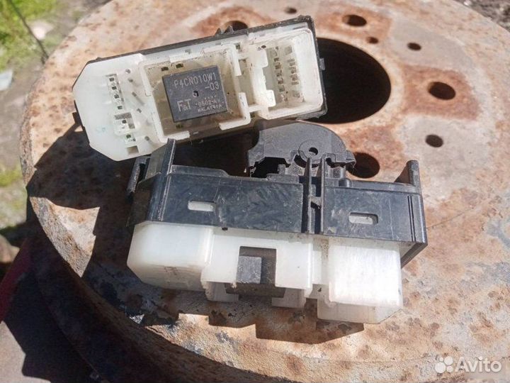 Кнопка стеклоподъемника Lexus Rx300