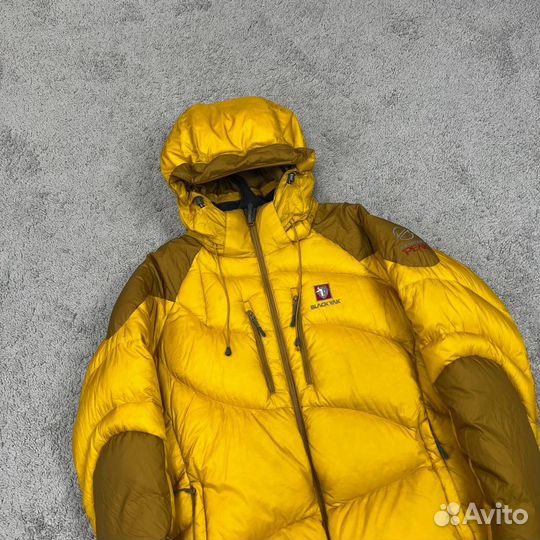 Пуховик Black Yak Размер M
