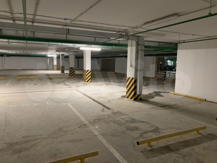 Машиноместо, 16 м²