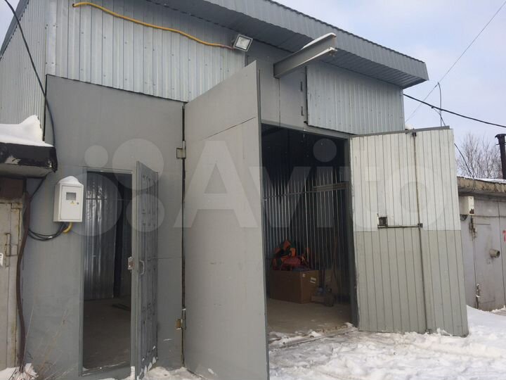 Гараж, > 30 м²