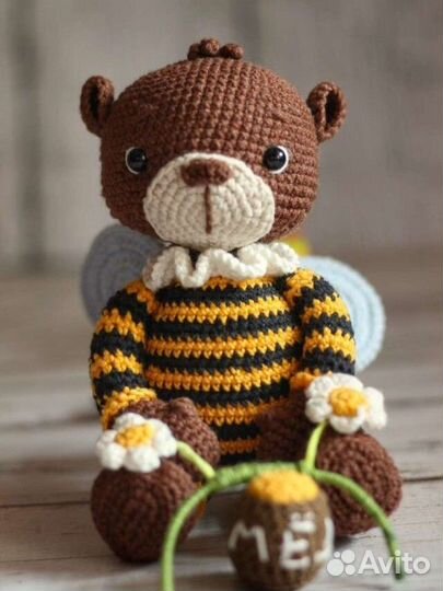 Медведь (вязаная игрушка)
