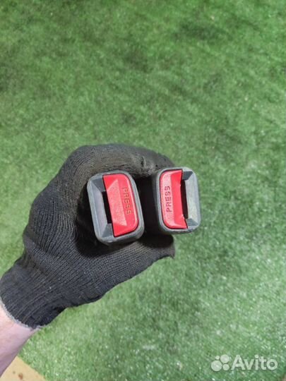 Защелка ремня безопасности задняя Kia Cerato 2