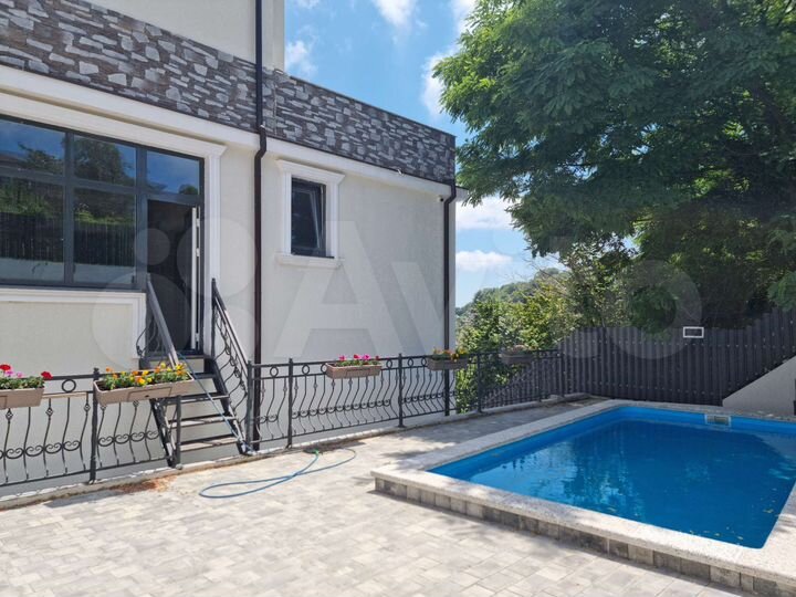 Дом 283 м² на участке 10 сот.