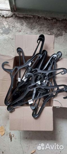 Вешалки плечики