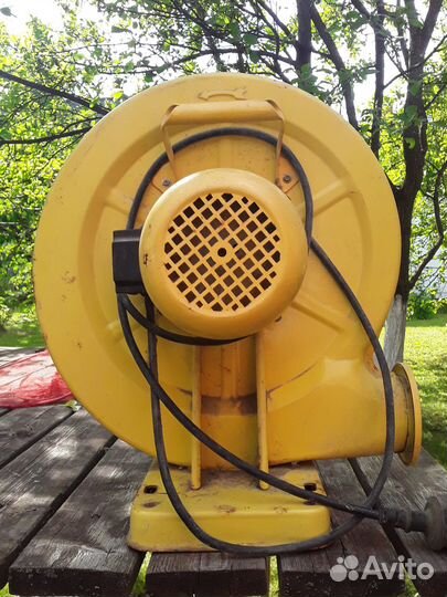 Насос для батута