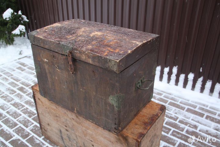 Сундук Ларец старинный с латунными вставками 19век