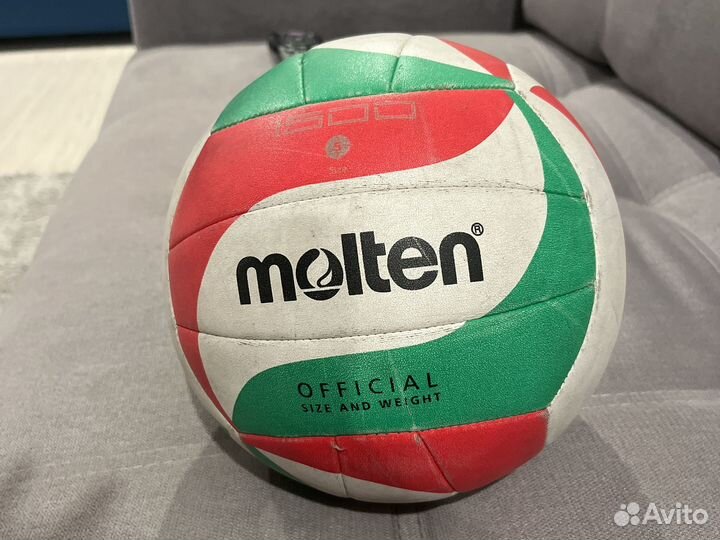 Волейбольный мяч