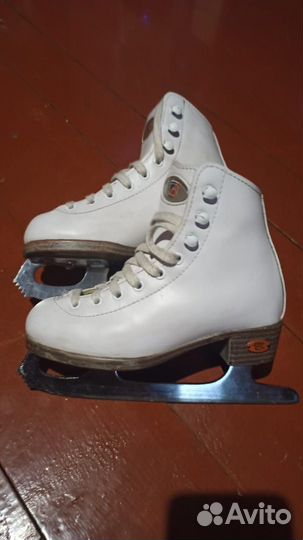 Фигурные коньки Riedell