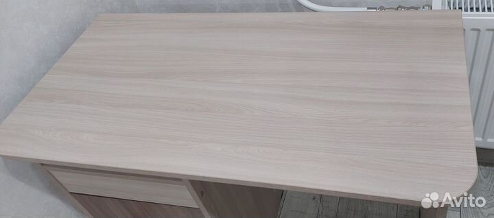 Стол письменный