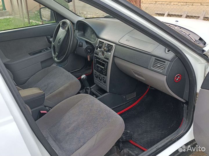 LADA Priora 1.6 МТ, 2010, битый, 300 000 км