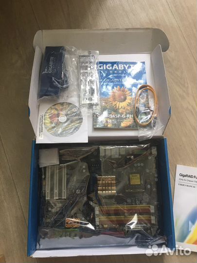 Материнская плата gigabyte