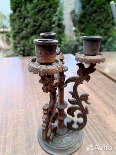 Старинный подсвечник