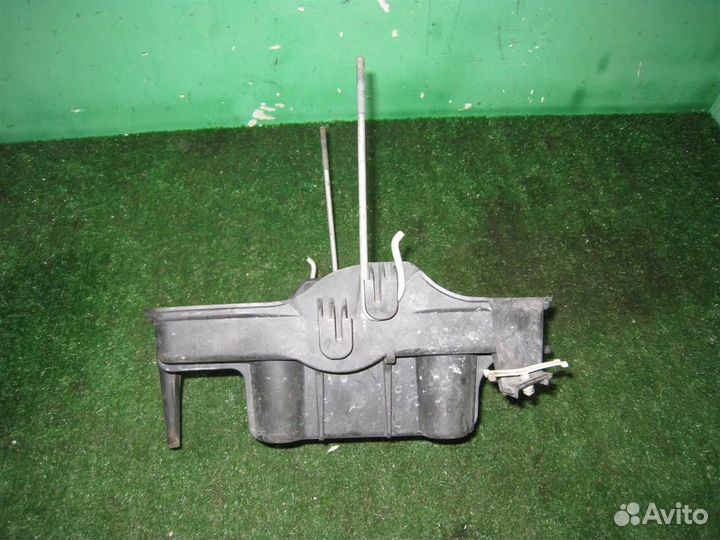 Крепление акб Ford Maverick TM1 2005