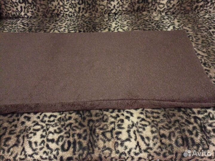 Лежанка для собаки +комбинезон на среднюю собаку