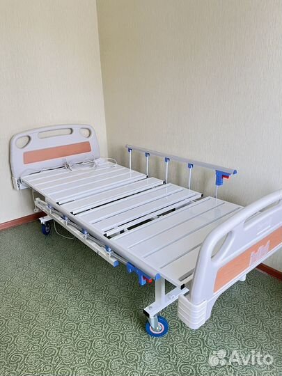 Кровать для лежачих больных с электроприводом