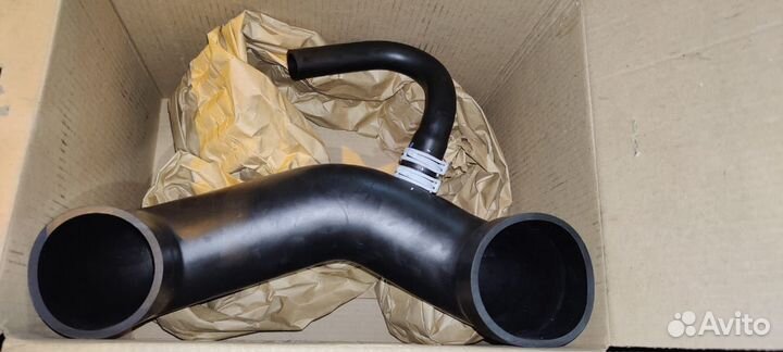 Патрубок воздушного фильтра 11888782 Volvo BL