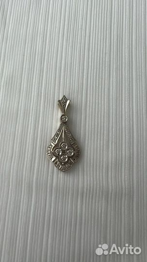 Подвеска с бриллиантом