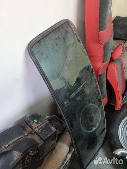 Заднее стекло