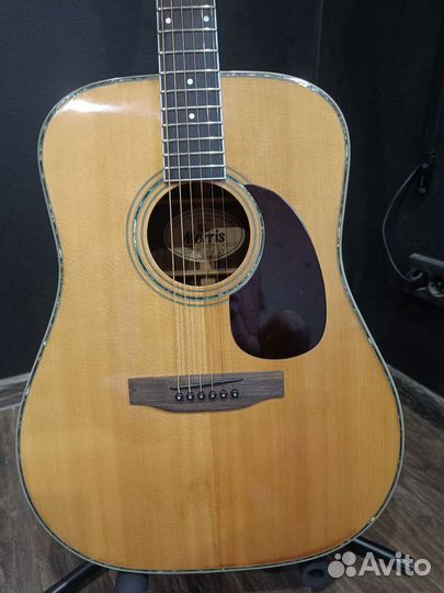 Акустическая гитара