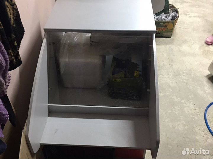 Тумба со стеклом