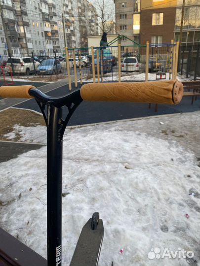 Трюковой самокат парк