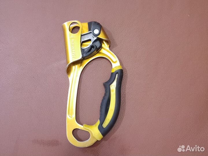 Petzl жумар правый зажим для верёвки бу