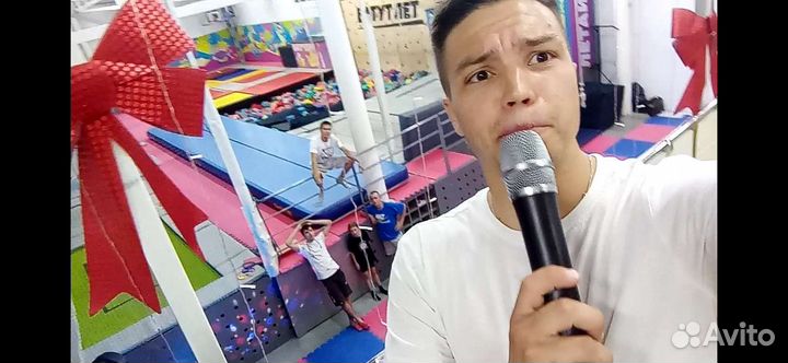 Ведущий мероприятий тамада