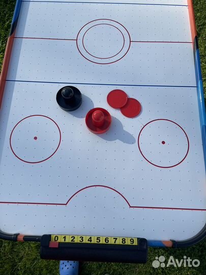Аэрохоккейный стол