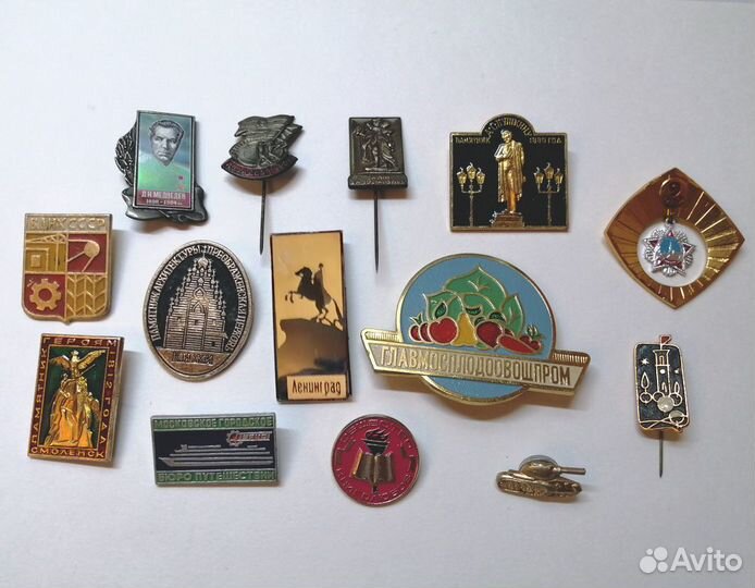 Значки спорт, писатели, В.И.Ленин и др. разные