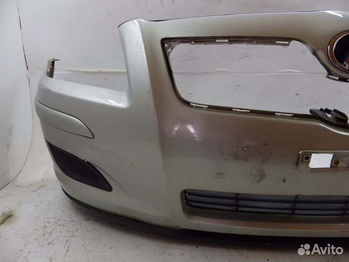 Бампер передний Toyota Avensis AZT250 1AZ-FSE 2008