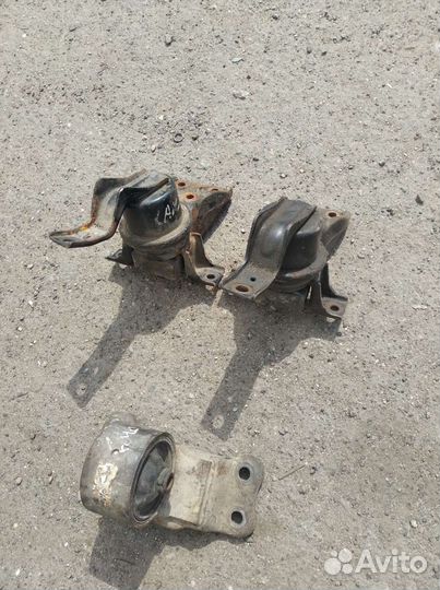 Подушка двигателя и кпп Митцубиси Лансер 9