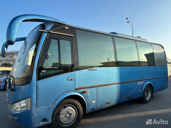 Туристический автобус Yutong ZK6737D, 2008